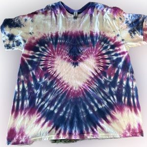 100% cotton handmade tie-dye shirt heart pattern